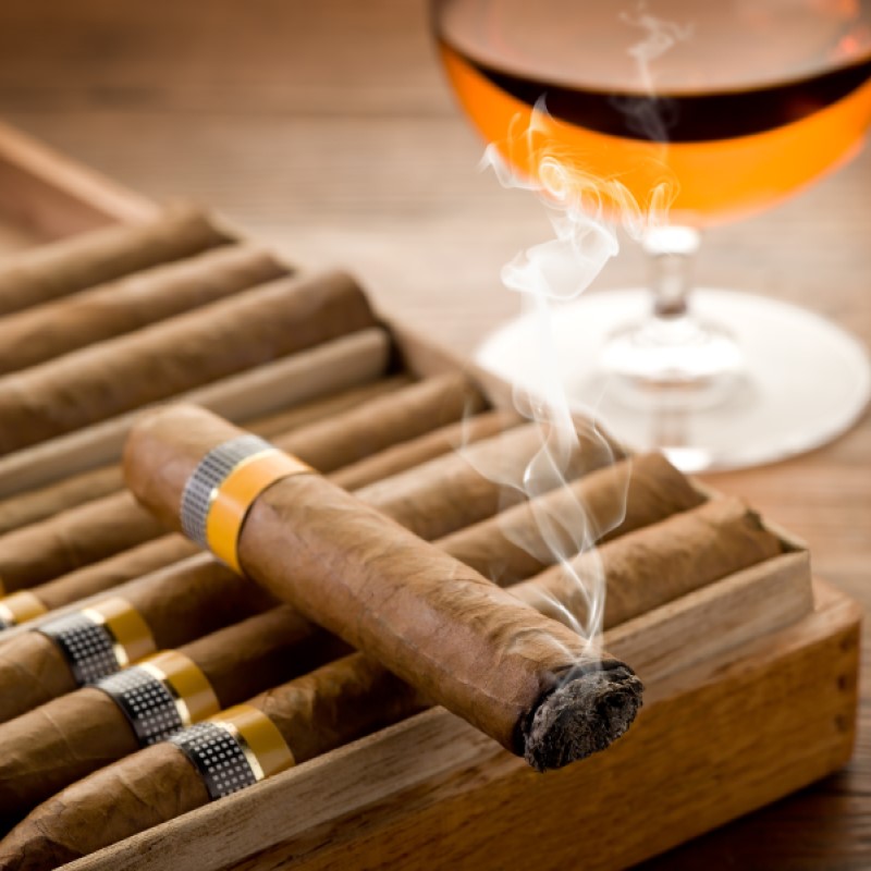 Smoking Club Hotel Sombea